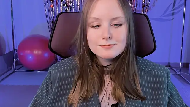 Snapshot of VivienLeeigh chatting on February 2025 12:10:02 PM VivienLeeigh online show from February 2025 12:10:02 PM