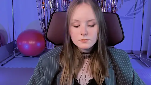 Snapshot of VivienLeeigh chatting on February 2025 03:16:02 PM VivienLeeigh online show from February 2025 03:16:02 PM