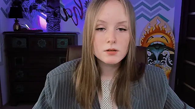 Snapshot of VivienLeeigh chatting on February 2025 06:30:02 PM VivienLeeigh online show from February 2025 06:30:02 PM