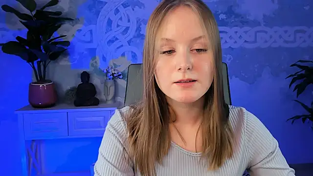 Snapshot of VivienLeeigh chatting on March 2025 12:12:02 PM VivienLeeigh online show from March 2025 12:12:02 PM