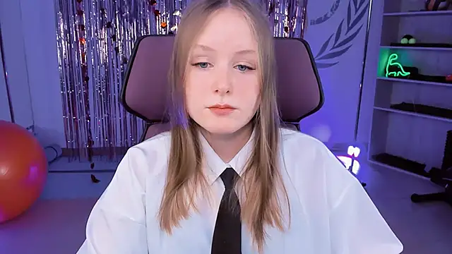 Snapshot of VivienLeeigh chatting on March 2025 09:02:01 AM VivienLeeigh online show from March 2025 09:02:01 AM
