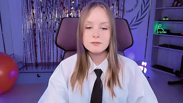 Snapshot of VivienLeeigh chatting on March 2025 12:09:02 PM VivienLeeigh online show from March 2025 12:09:02 PM