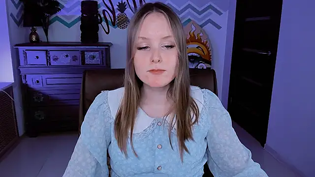 Snapshot of VivienLeeigh chatting on March 2025 08:11:01 PM VivienLeeigh online show from March 2025 08:11:01 PM