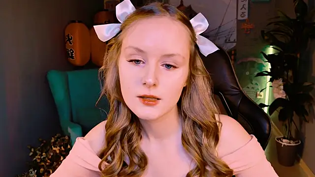 Snapshot of VivienLeeigh chatting on September 2025 09:08:02 AM VivienLeeigh online show from September 2025 09:08:02 AM