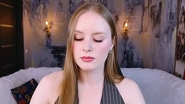 VivienLeeigh online show from November 2025 01:11:01 PM