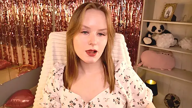 VivienLeeigh online show from May 2026 04:43:01 AM