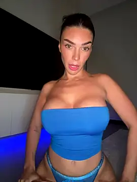 krissiswrld- online show from November 2025 04:17:02 PM