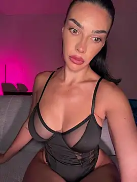 krissiswrld- online show from May 2026 06:02:01 PM
