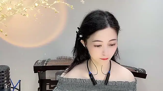 Snapshot of Tian-xin-999 chatting on September 2025 03:44:02 PM Tian-xin-999 online show from September 2025 03:44:02 PM