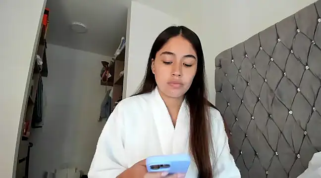 Snapshot of AriaMontgomery chatting on December 2024 08:23:02 PM AriaMontgomery online show from December 2024 08:23:02 PM