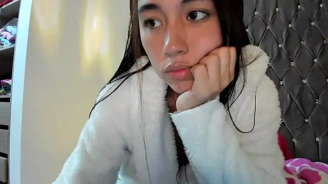 Snapshot of AriaMontgomery chatting on January 2025 04:04:01 AM AriaMontgomery online show from January 2025 04:04:01 AM