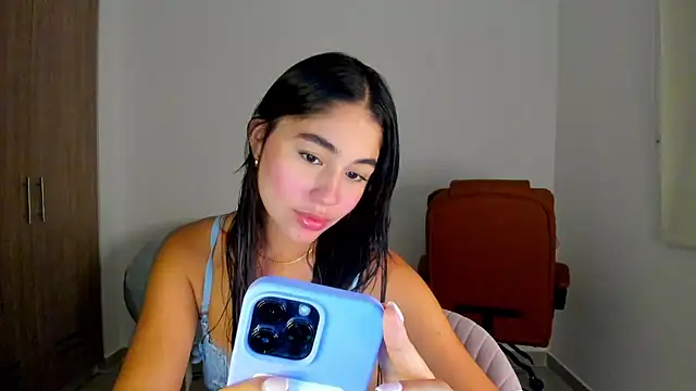 Snapshot of AriaMontgomery chatting on March 2025 11:35:02 PM AriaMontgomery online show from March 2025 11:35:02 PM