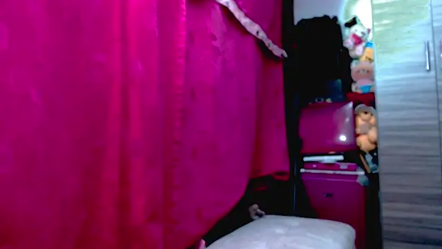 holy juli online show from February 2026 03:00:02 AM