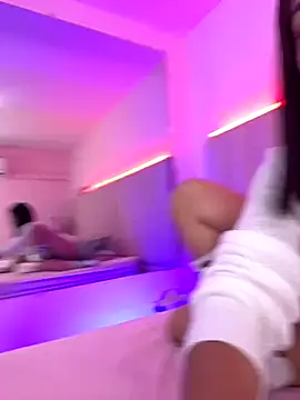 KellyOlsenbe online show from December 2025 10:05:01 PM