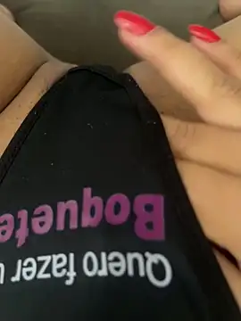 Snapshot of luara1988 chatting on October 2025 11:19:01 AM luara1988 online show from October 2025 11:19:01 AM