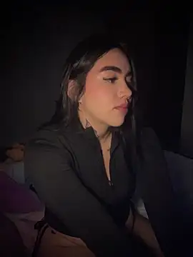 Nickiiiii online show from October 2025 03:04:02 AM