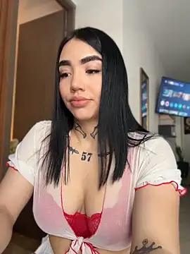 Snapshot of Nickiiiii chatting on May 2026 08:10:02 PM Nickiiiii online show from May 2026 08:10:02 PM