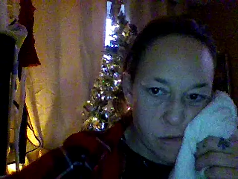 Snapshot of Fiesty_findom40 chatting on December 2024 04:09:01 PM Fiesty findom40 online show from December 2024 04:09:01 PM