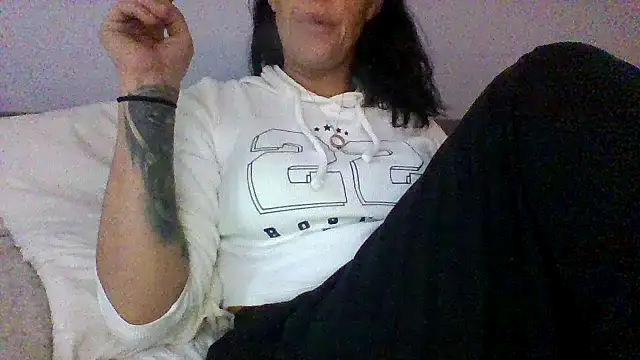 Snapshot of Fiesty_findom40 chatting on December 2024 12:11:01 PM Fiesty findom40 online show from December 2024 12:11:01 PM