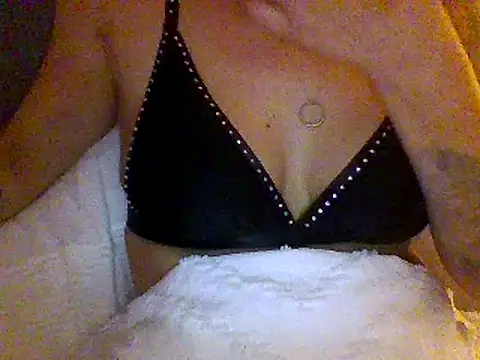 Snapshot of Fiesty_findom40 chatting on December 2024 02:03:02 AM Fiesty findom40 online show from December 2024 02:03:02 AM