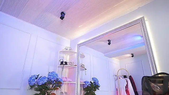 elasummer online show from March 2026 05:19:02 PM