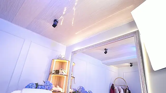 elasummer online show from April 2026 12:33:01 PM