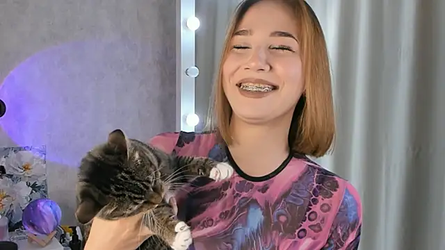 Tate Angel online show from September 2025 06:30:02 PM