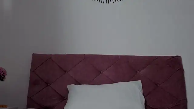 EMILY ROUSSE71 online show from February 2026 07:17:02 PM