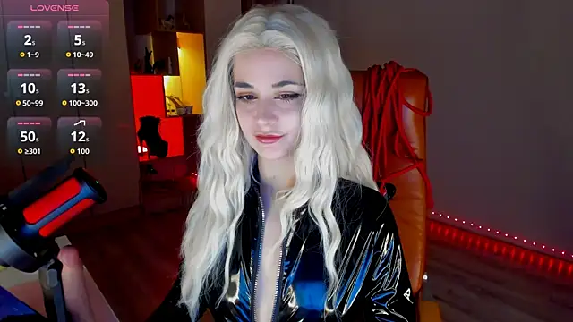 mollyposhh online show from January 2026 08:21:01 PM