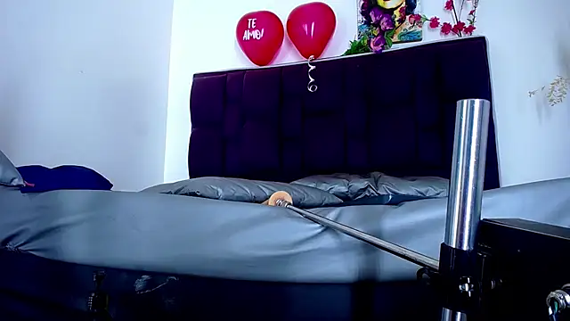 Snapshot of kevin__fox_ chatting on February 2025 10:36:01 PM kevin fox online show from February 2025 10:36:01 PM