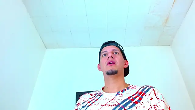 Snapshot of kevin__fox_ chatting on October 2025 07:09:02 PM kevin fox online show from October 2025 07:09:02 PM