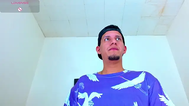 Snapshot of kevin__fox_ chatting on October 2025 07:11:01 PM kevin fox online show from October 2025 07:11:01 PM