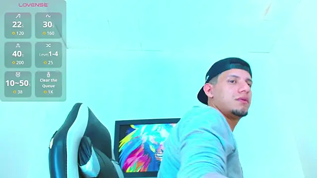 Snapshot of kevin__fox_ chatting on October 2025 07:13:01 PM kevin fox online show from October 2025 07:13:01 PM