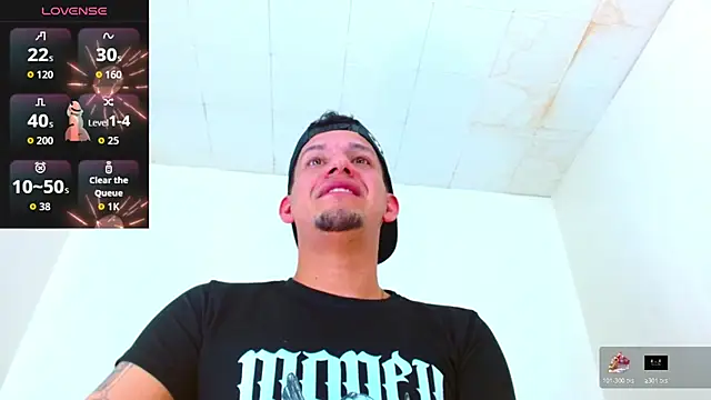 Snapshot of kevin__fox_ chatting on October 2025 07:15:02 PM kevin fox online show from October 2025 07:15:02 PM