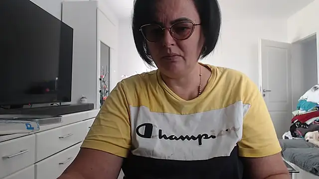 Amandamuller1982 online show from September 2025 11:00:02 AM