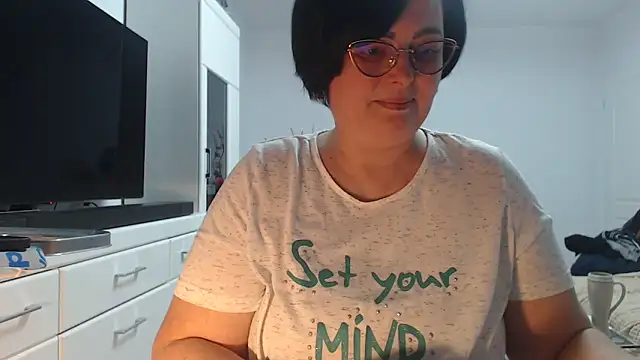 Amandamuller1982 online show from April 2026 07:25:01 PM