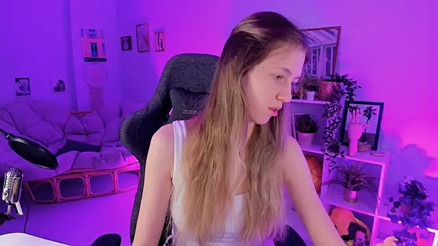 Sharon Evansi online show from December 2024 11:29:01 AM