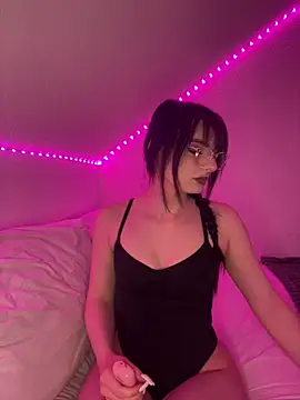 AdelinaAlia online show from April 2026 08:39:01 PM