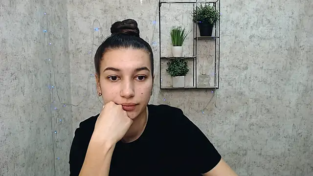 KarolinaRosse  online show from February 2025 06:44:01 AM