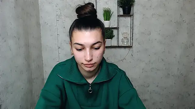 KarolinaRosse  online show from March 2025 10:00:02 AM