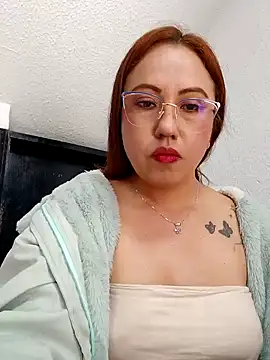 Snapshot of VIOLETA-25_ chatting on January 2025 03:58:02 PM VIOLETA-25 online show from January 2025 03:58:02 PM