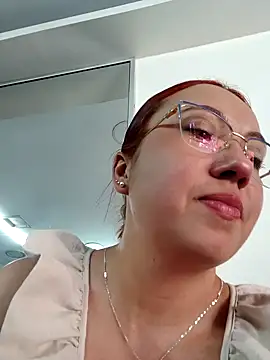 Snapshot of VIOLETA-25_ chatting on January 2025 03:29:01 PM VIOLETA-25 online show from January 2025 03:29:01 PM