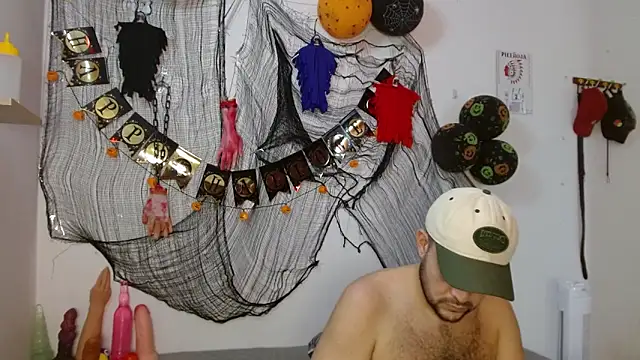 Snapshot of fetish_padrino chatting on October 2025 08:27:02 PM fetish padrino online show from October 2025 08:27:02 PM