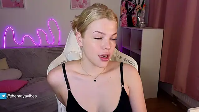 Maya Rave online show from February 2026 03:47:02 AM