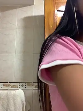Snapshot of bonnie_18x chatting on December 2024 02:09:01 AM bonnie 18x online show from December 2024 02:09:01 AM