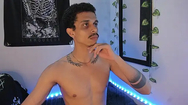 Snapshot of Aroonn_b chatting on December 2024 02:14:01 AM Aroonn b online show from December 2024 02:14:01 AM