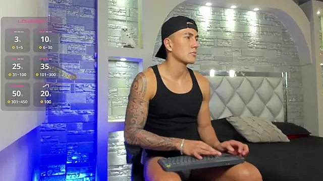 Aron Bolt online show from February 2025 03:09:02 PM