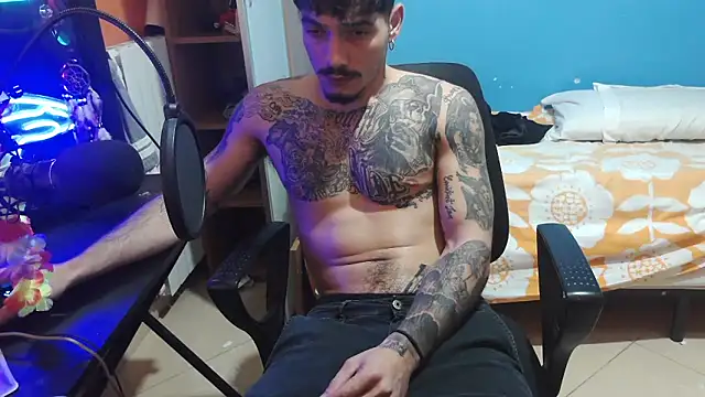 Badboyi1997 online show from October 2025 12:41:02 AM