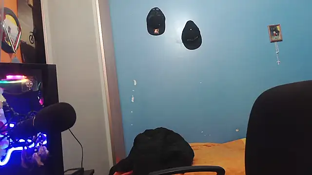 Badboyi1997 online show from December 2025 04:43:02 AM