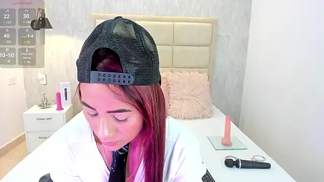 Snapshot of ValeryPettry_1 chatting on January 2025 01:27:01 PM ValeryPettry 1 online show from January 2025 01:27:01 PM